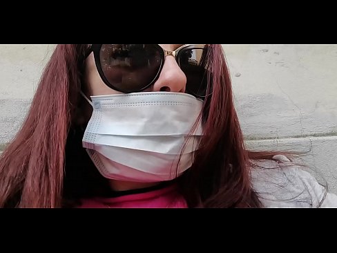 ❤️ Nicoletta se maščuje svojemu sosedu in mu urinira v garažo (Posebna italijanska karantena Covid19) ❤️❌ Sex video pri nas ❌