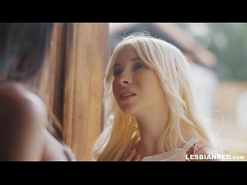 ❤️ Dekle pride domov čez nekaj mesecev in na koncu poje pičko svoje mačehe ❤️❌ Sex video pri nas ❌