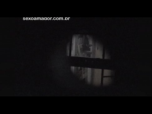 ❤️ Blondinko na skrivaj snema voajer iz soseske, skrit za votlimi opekami ❤️❌ Sex video pri nas ❌