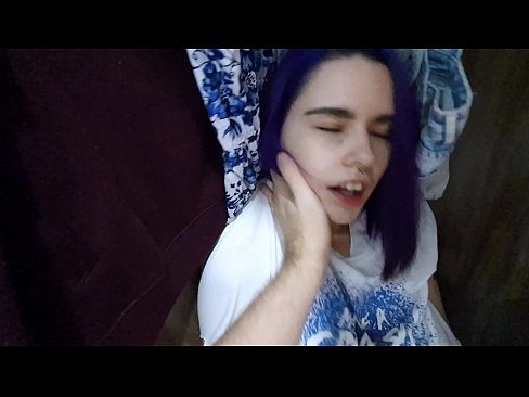 ❤️ Našel sem svojo sestro v omari in ji pomagal narediti ❤️❌ Sex video pri nas ❌